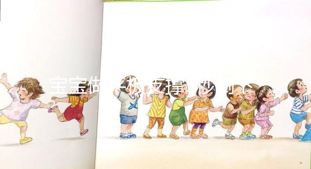 寶寶做平板支撐5秒倒下，網(wǎng)友：“姿勢(shì)不標(biāo)準(zhǔn)會(huì)傷害身體”